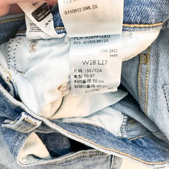 Levi's Silvertab Mom Jeans Vintage Wash Denim Jeans Size 28 x 27 - Picture 6 of 7